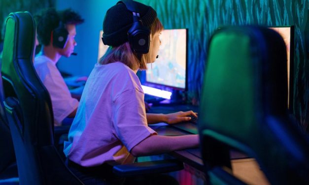 IT Challenges in Developing Mobile Health Apps